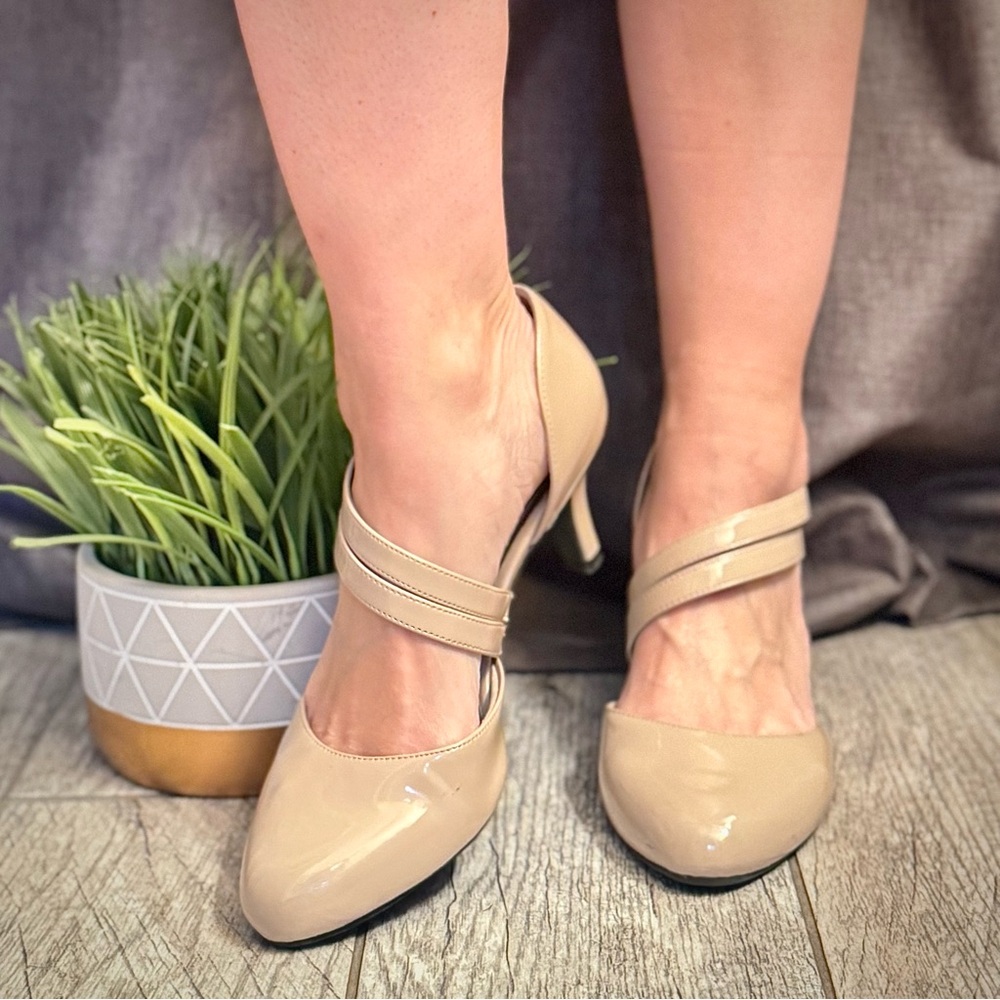 Life Stride Simply Comfort Elegant Cream Women's Heels with Cross Straps